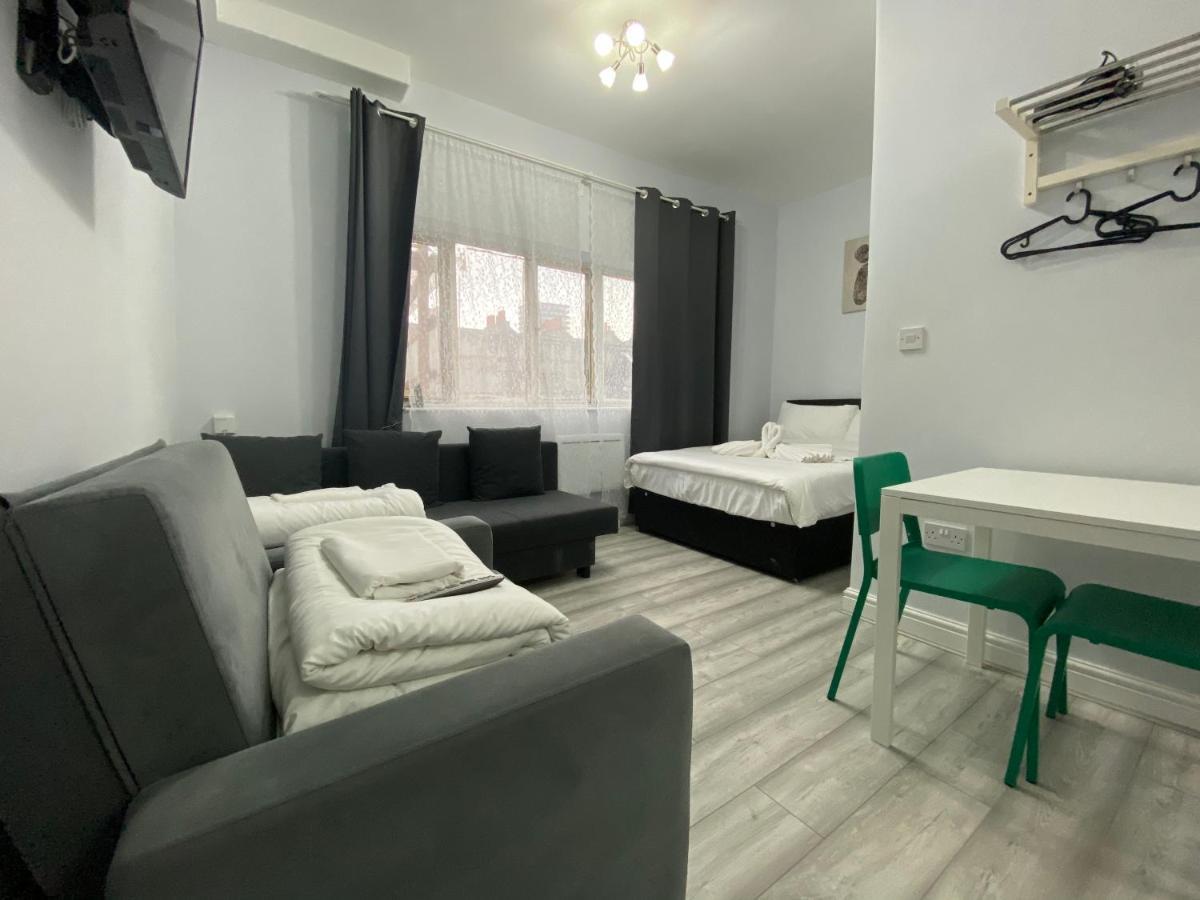 Comfortable - Cosy - Budget Studios In City Center Лондон Екстериор снимка