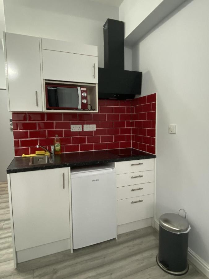 Comfortable - Cosy - Budget Studios In City Center Лондон Екстериор снимка