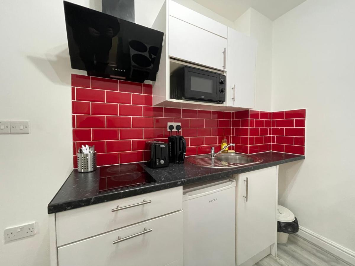 Comfortable - Cosy - Budget Studios In City Center Лондон Екстериор снимка