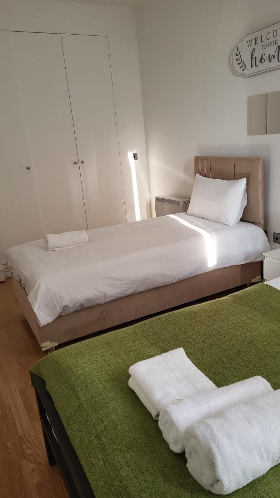 Comfortable - Cosy - Budget Studios In City Center Лондон Екстериор снимка