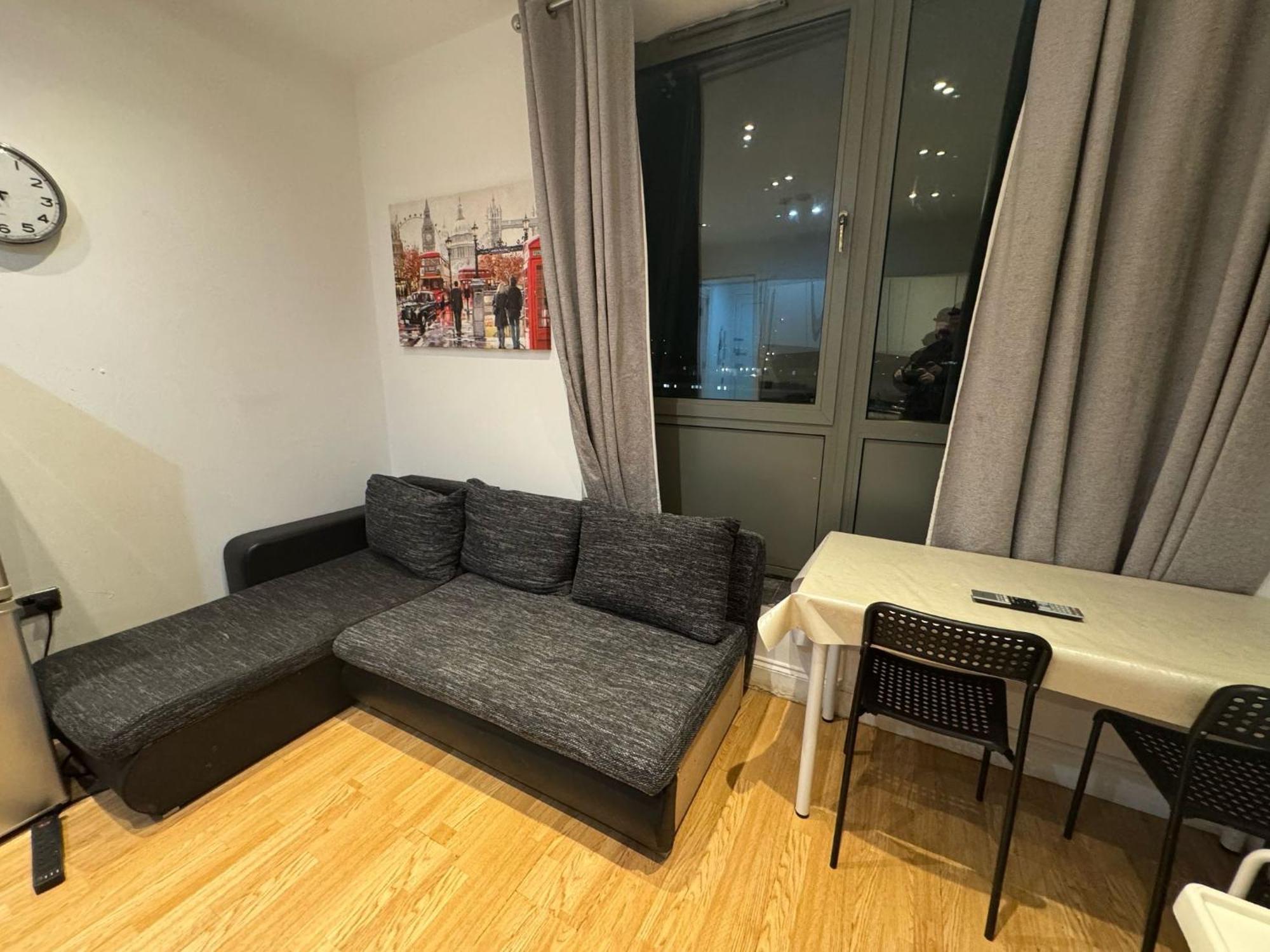 Comfortable - Cosy - Budget Studios In City Center Лондон Екстериор снимка