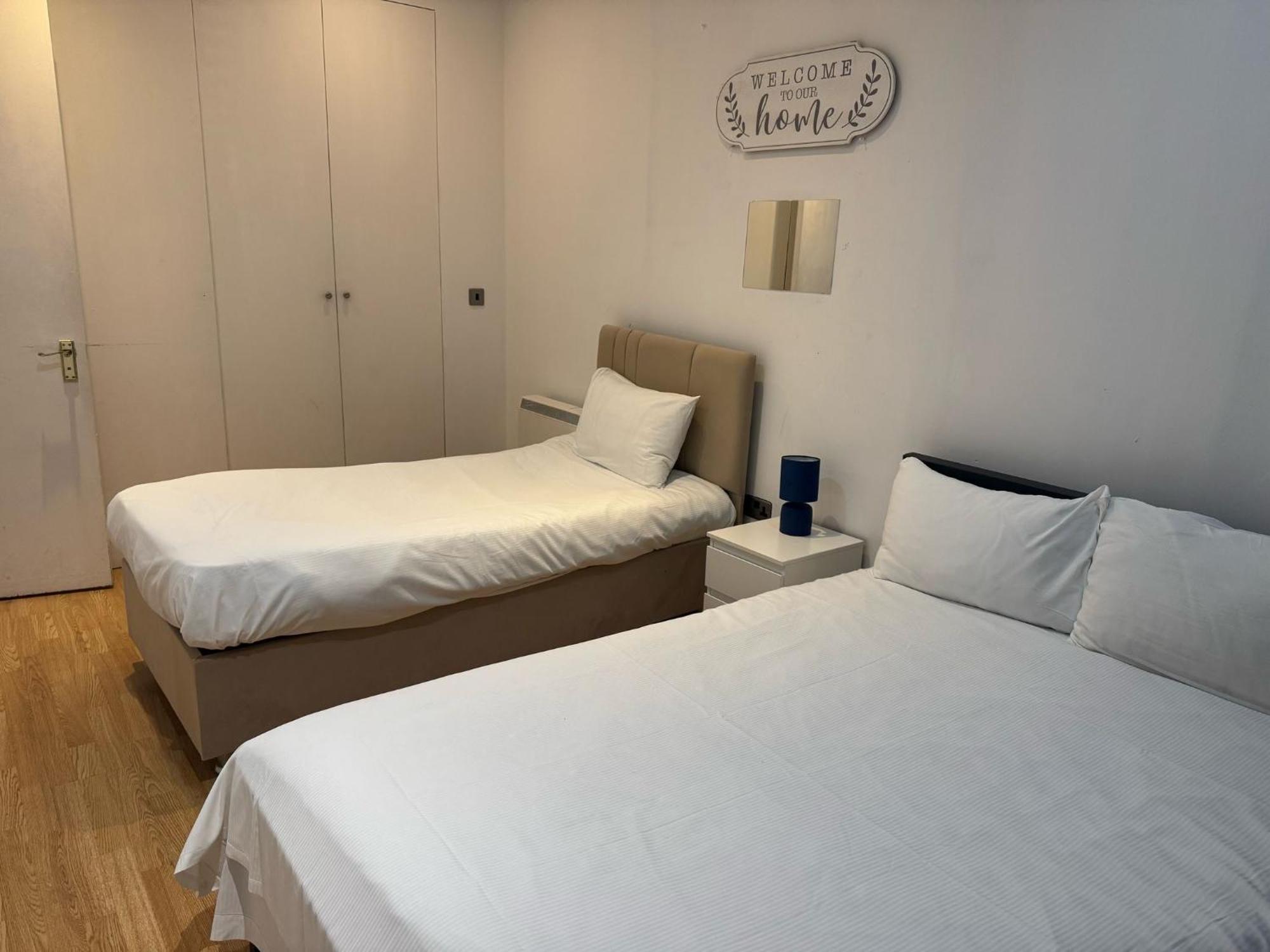 Comfortable - Cosy - Budget Studios In City Center Лондон Екстериор снимка