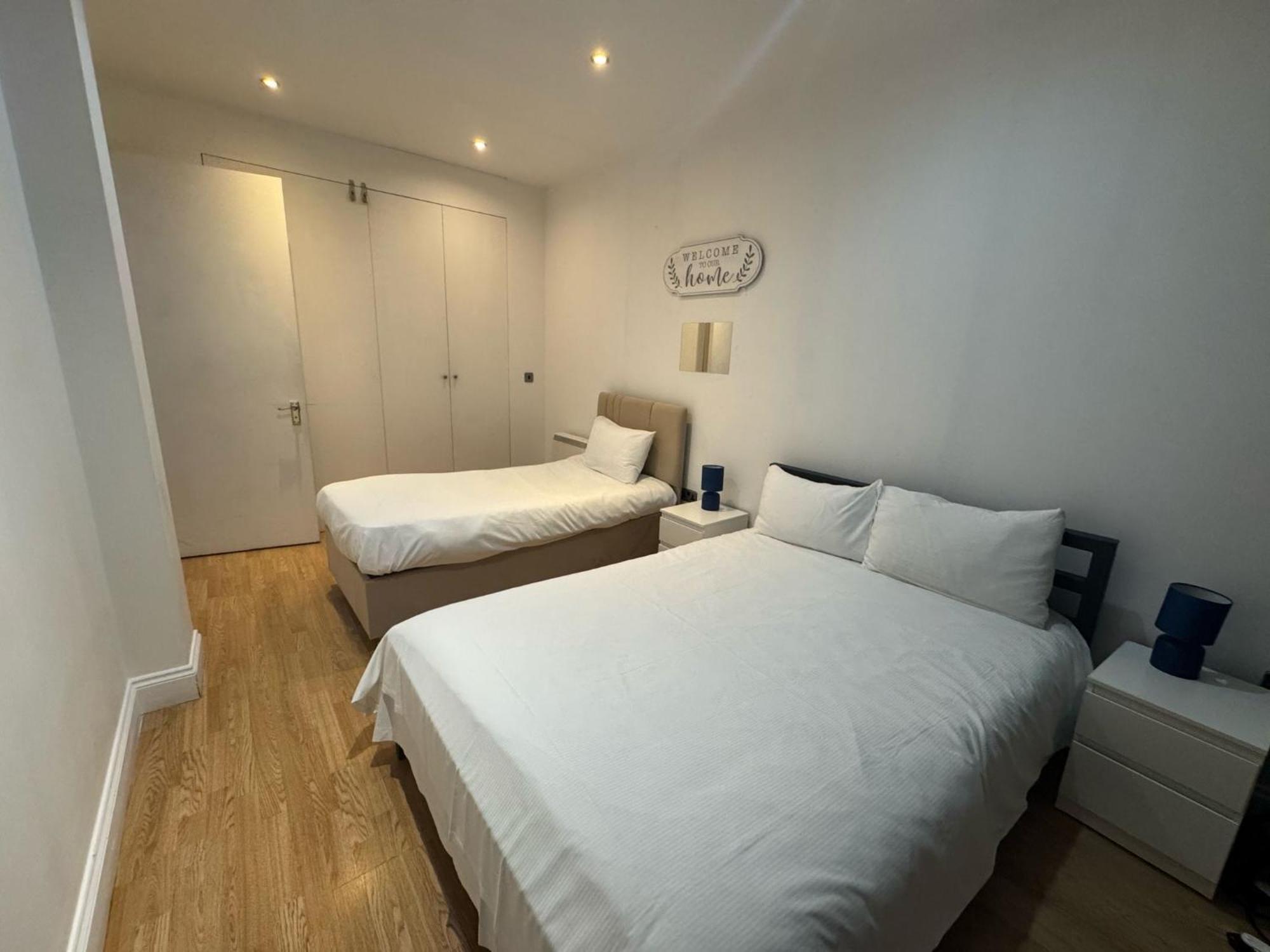 Comfortable - Cosy - Budget Studios In City Center Лондон Екстериор снимка